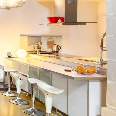 Artqhost Jerez Huge Loft & Free Parking شقة