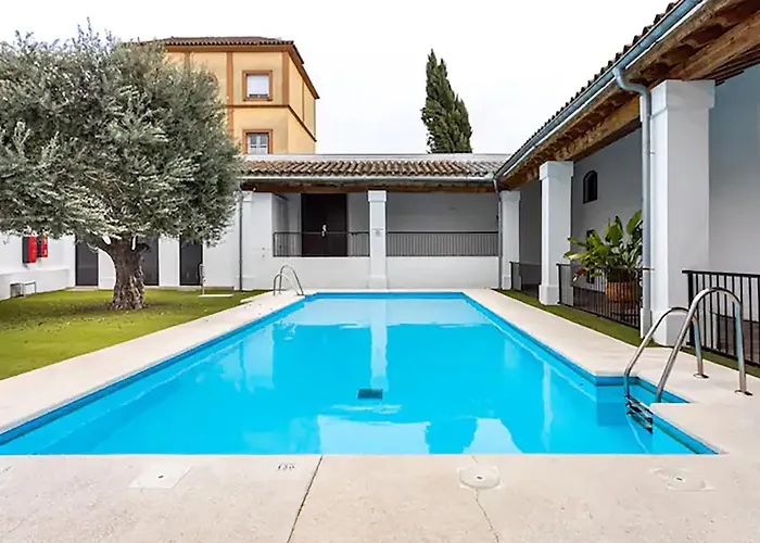 Apartment Artqhost Jerez Huge Loft & Free Parking