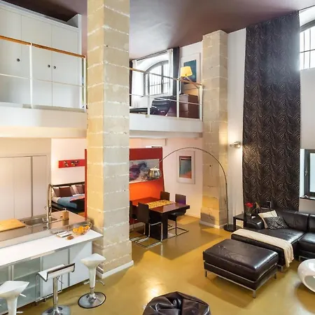 Artqhost Jerez Huge Loft & Free Parking דירה חרז