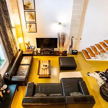 Artqhost Jerez Huge Loft & Free Parking شقة