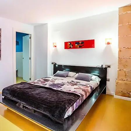 Artqhost Jerez Huge Loft & Free Parking شقة *